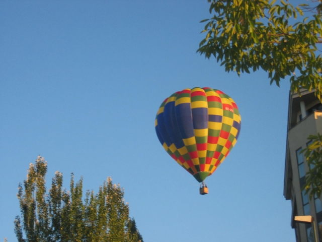  Balloon ride 